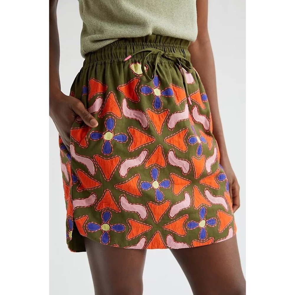 NWT Maeve Anthropologie Appliqué Mini Skirt  Olive Green & Abstract Geometric XS